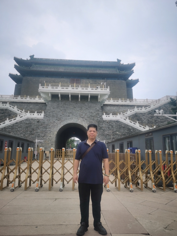 伟哥的第一张照片--百色相亲服务中心