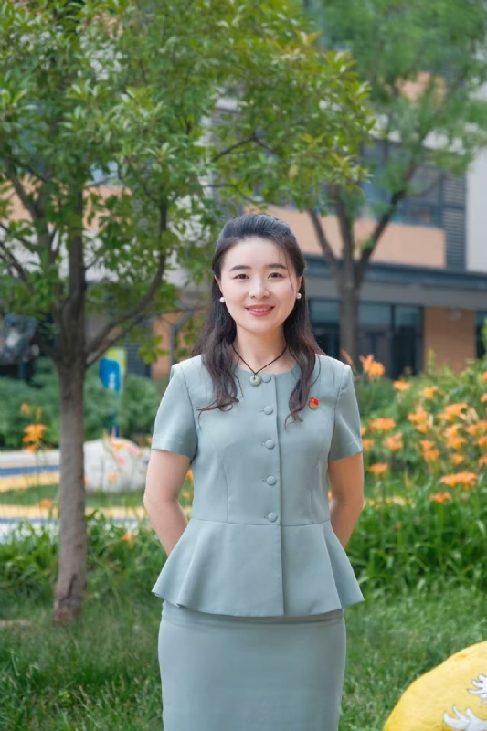 弯弯的第一张照片--百色相亲服务中心