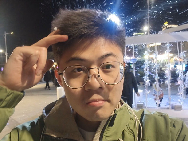 独揽星河的第一张照片--百色相亲服务中心