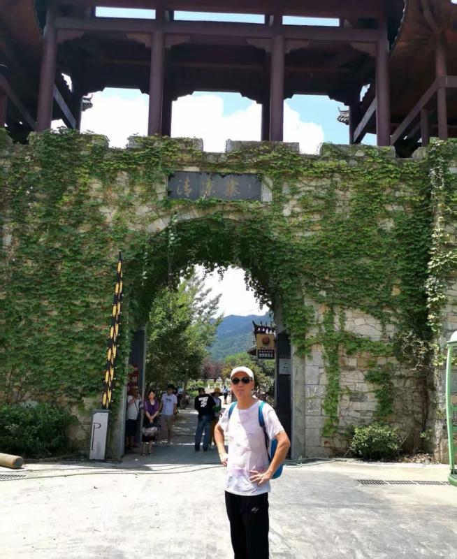 品心人的第一张照片--百色相亲服务中心