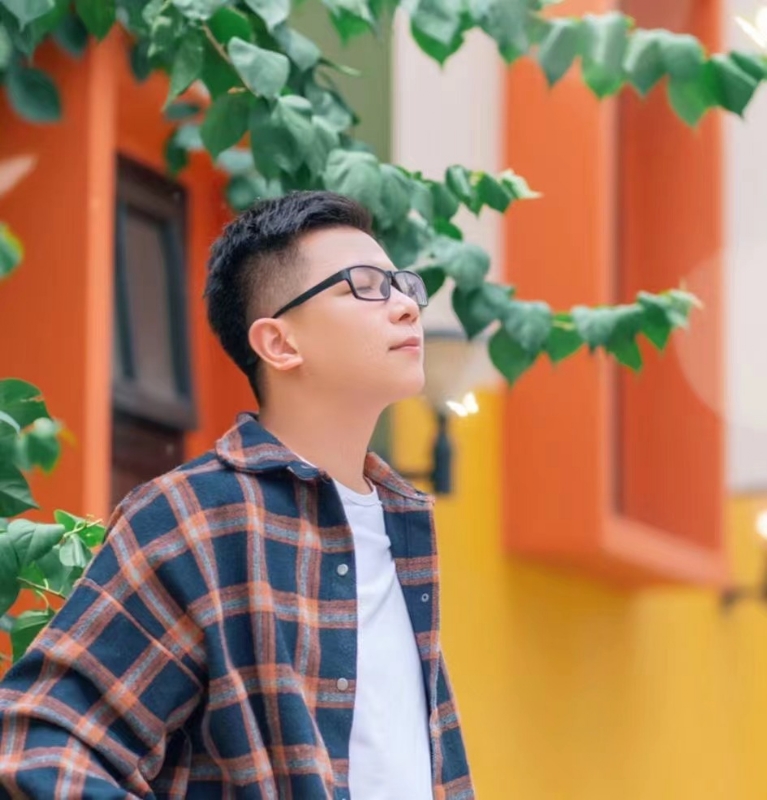 版本之子的第一张照片--百色相亲服务中心