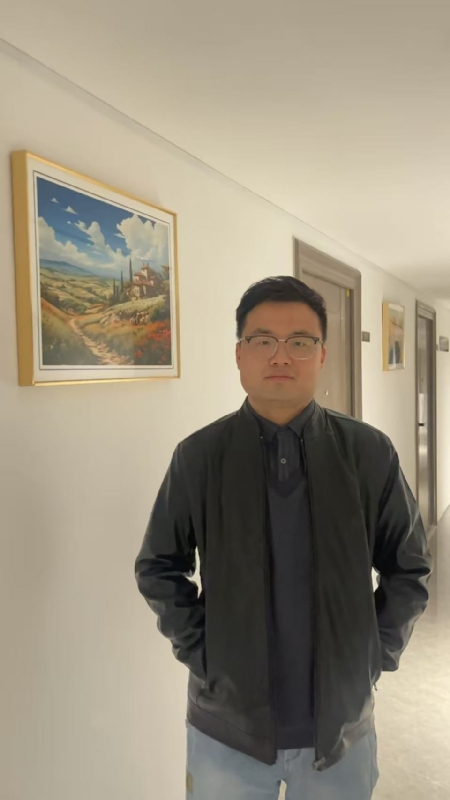 半瓶子的第一张照片--百色相亲服务中心